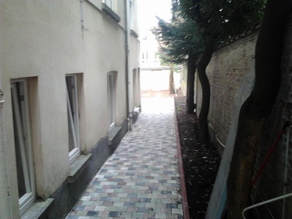 Hostel Louise Ιξέλ Εξωτερικό φωτογραφία